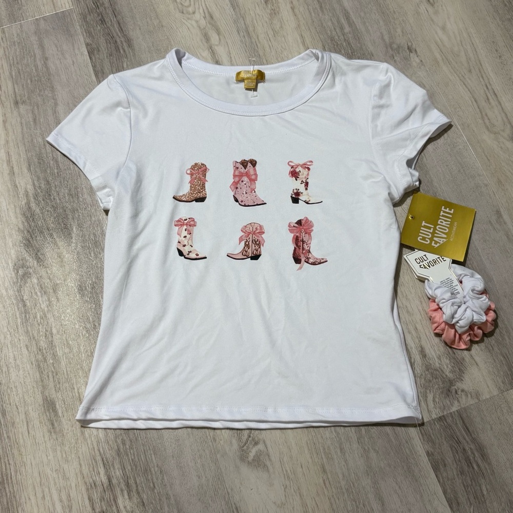 Cult Favorite Cowboy Boots Bows Scrunchie White Pink Tee Shirt Large NWT